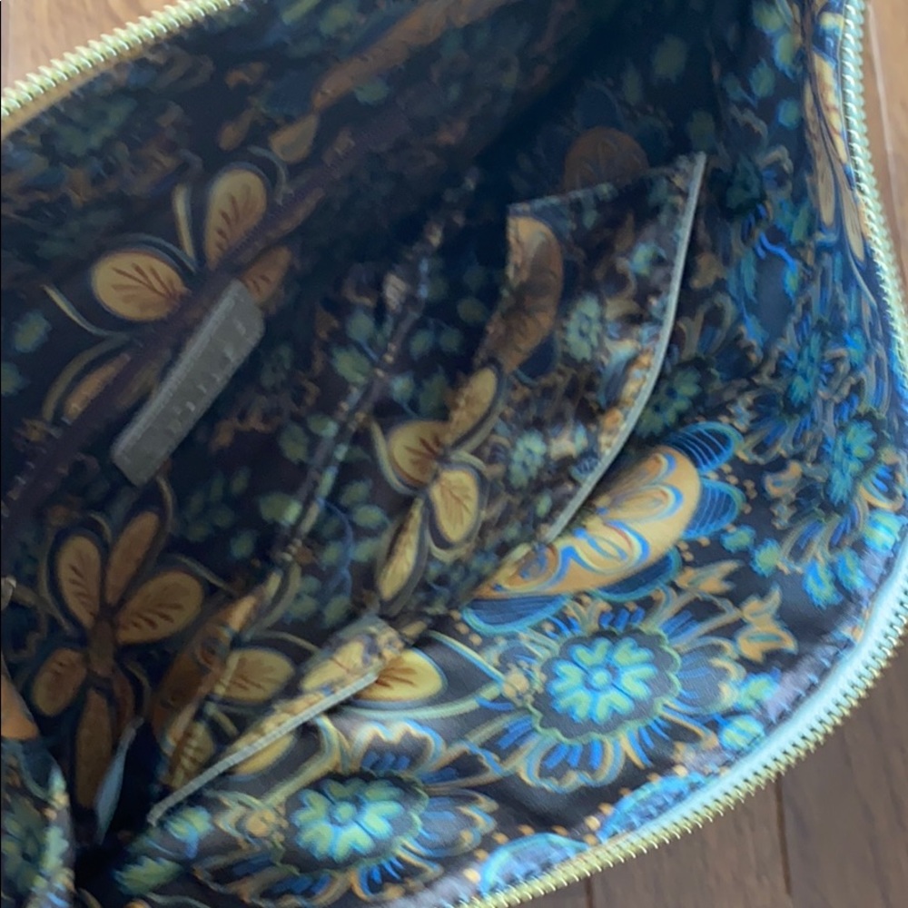 Light Gold Purse With Rhinestones - Picture 6 of 9